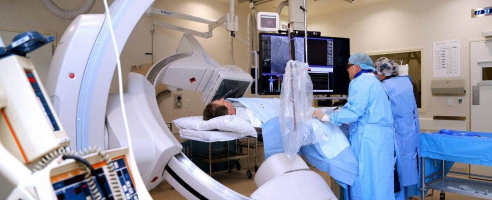 Health minister officially opens Taranaki's $3.6m angiography suite